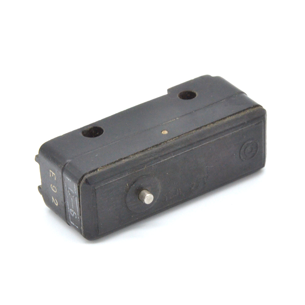 А801 под пайку кнопка 15А(Ампер) 27VDC(Вольт) 8A(Ампер) 220VAC(Вольт) Микропереключатель, фото