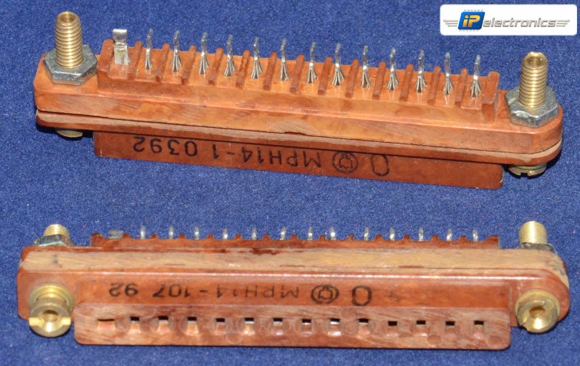 МРН14-1 Розетка карболитовый корпус, фото