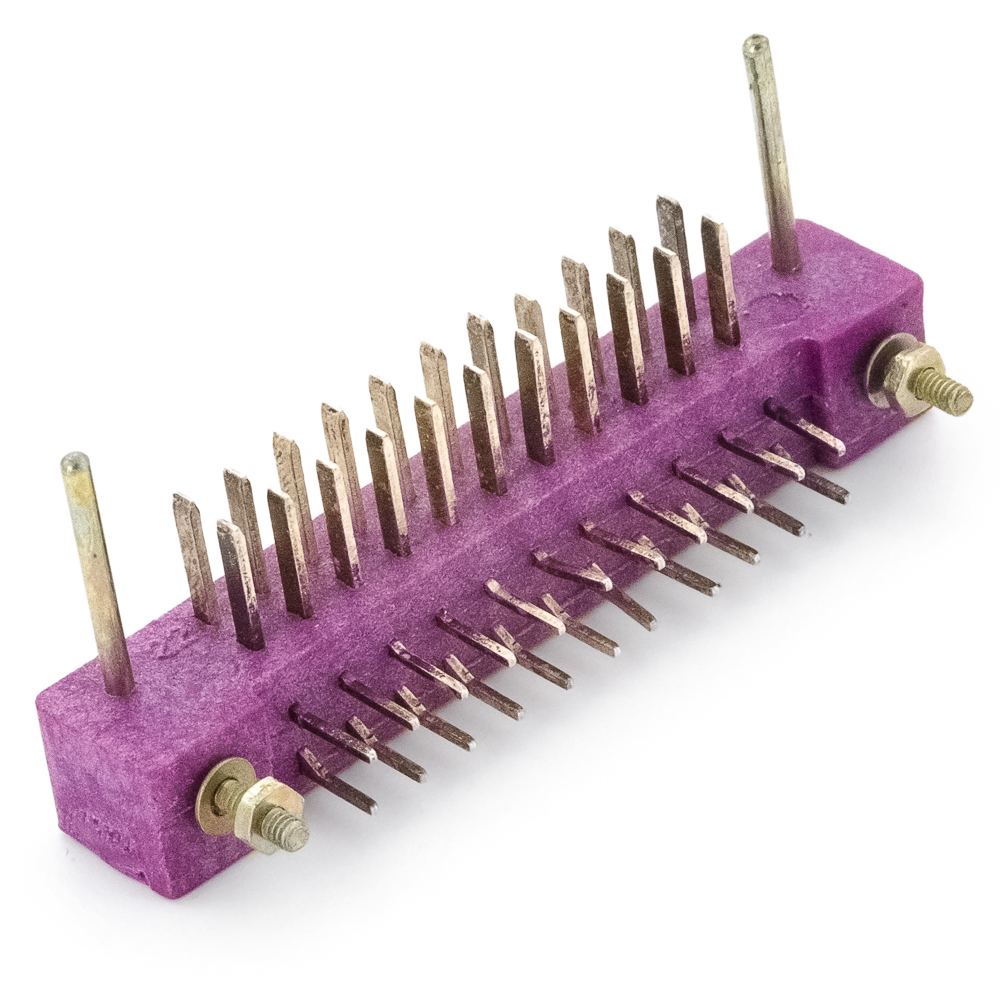 МРН22-2 Вилка пластмассовый корпус., фото