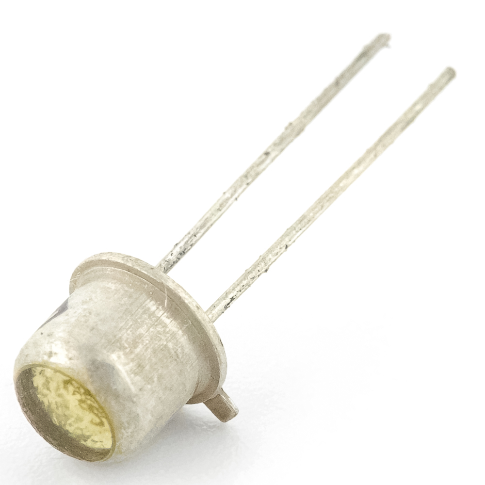 АЛ102БМ Светодиод выводной красный Ø 5mm 2,8V(Вольт) 20mA(Миллиампер) 0,1mCd(Милликандел) 20градусов, УЖ0.336.041ТУ., фото