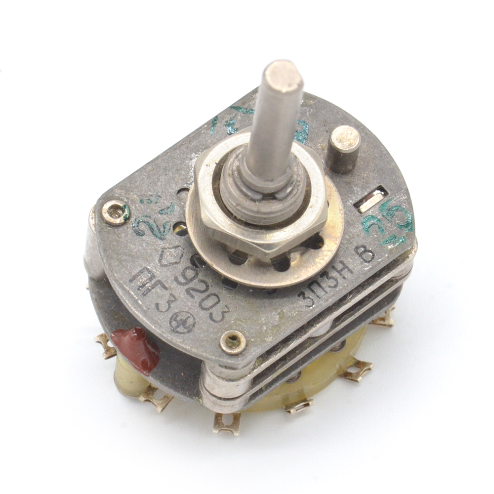 ПГ3-3П3НВ 3 положения 3 направления 0,5A(Ампер) 250V(Вольт) вал ВС-3 (сплошной с прямой лыской) Переключатель галетный ОЮ0.360.048ТУ, фото