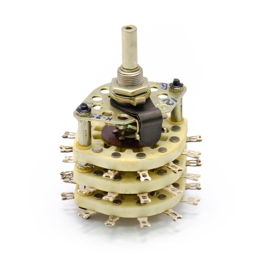 ПГК-5П6Н-6 5 положений 6 направлений 3A(Ампер) 350V(Вольт) вал ОС-6 (гладкий с конической лыской с резьбой) Переключатель галетный, АГ0.360.204ТУ., фото