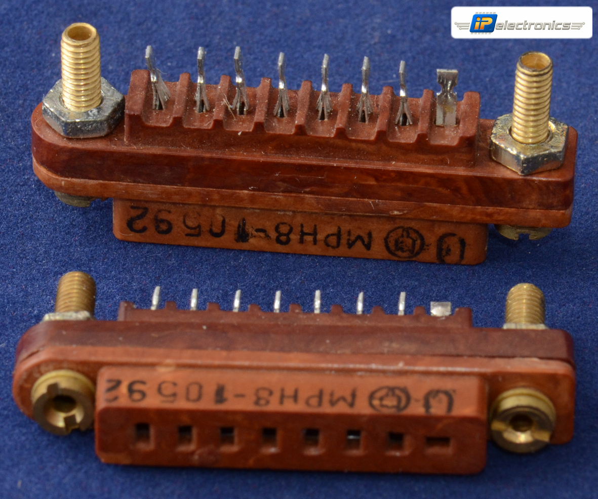 МРН8-1 Розетка карболитовый корпус, фото