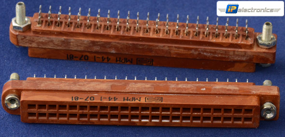 МРН44-1 Розетка карболитовый корпус, 1981г., фото