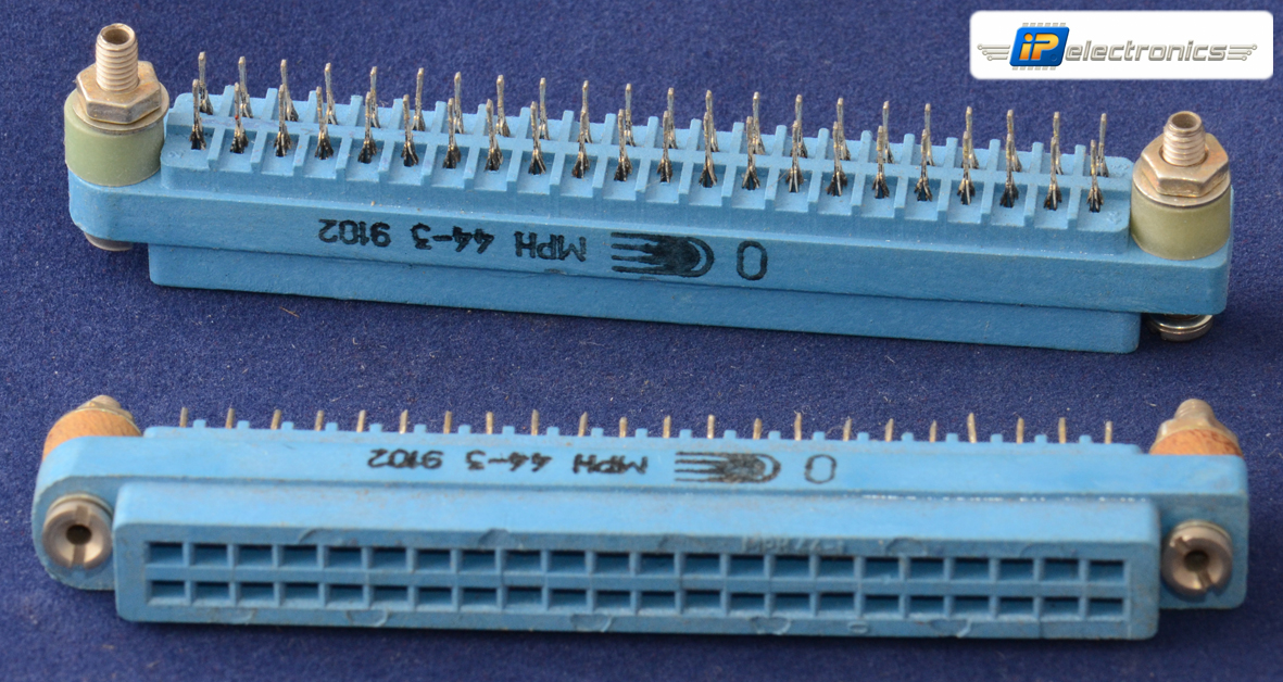 МРН44-3 Розетка пластмассовый корпус, 1992г, фото