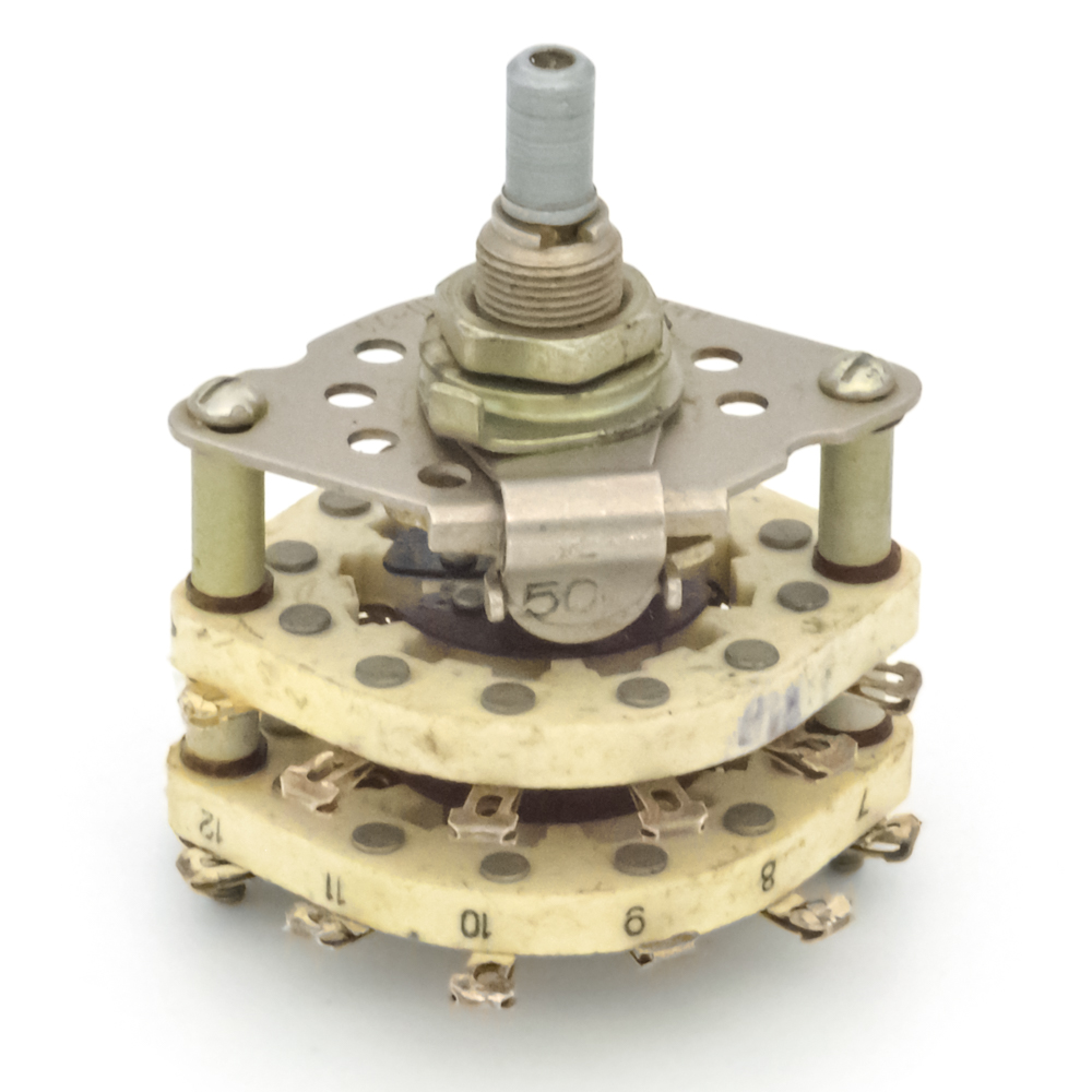 ПГК-4П4Н-8 4 положения 4 направления 3A(Ампер) 350V(Вольт) вал ОС-6 (гладкий с конической лыской с резьбой) Переключатель галетный, УС0.360.059ТУ , фото